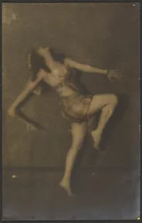 [Danseuse au poignard]
