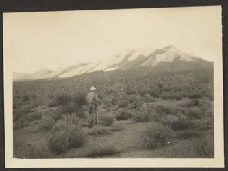 [Figure dans le paysage]