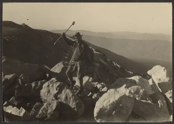 [Fleckenstein on Rocks]