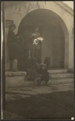 [La famille de Florence et son lapin de compagnie]