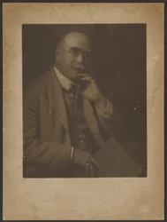 [Autoportrait possible]