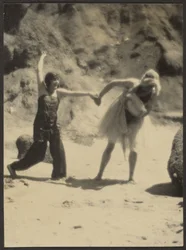 [Deux danseurs]