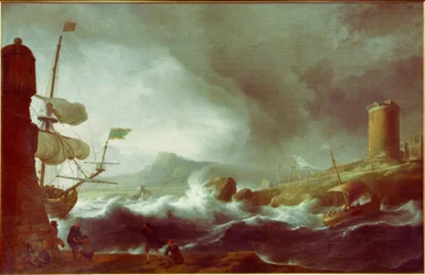 Mer orageuse sur une côte montagneuse