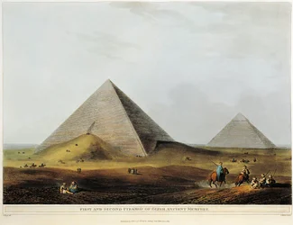 Habitation arabe construite sur des ruines anciennes le long du canal de Menuf en Égypte