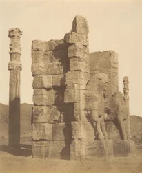 10 [Porte de toutes les Nations, Persépolis, Fars], années 1840-60.