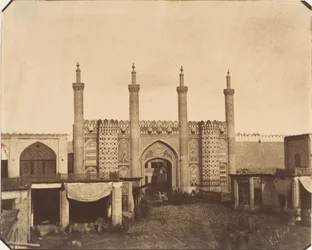 [La nouvelle porte, Téhéran], années 1850