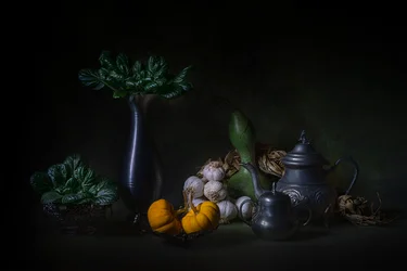 Nature morte de récolte sombre