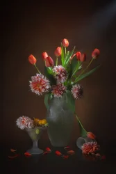 Élégante nature morte florale