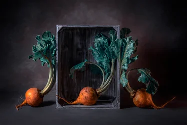 Nature morte rustique aux betteraves dorées
