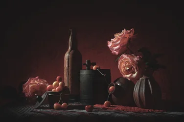 Roses et cerises mélancoliques