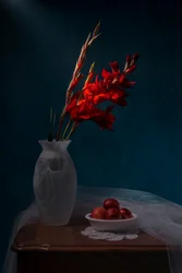 Nature morte aux glaïeuls rouges