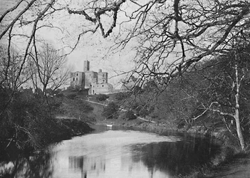 Château de Warkworth, vers 1896