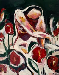 Une femme parmi les fleurs rouges