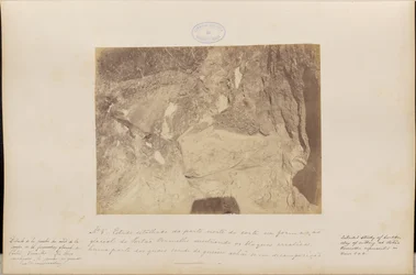 Étude détaillée de la partie nord de la carte dans la formation glaciaire de la Porte Rouge