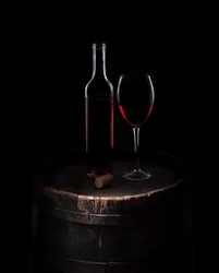 Nature morte classique au vin rouge