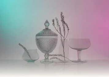 Nature morte élégante avec des verres