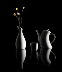 Élégante réflexion sur une nature morte