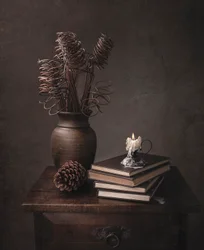 Nature morte rustique à la lueur des bougies