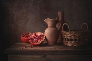 Nature morte rustique à la grenade