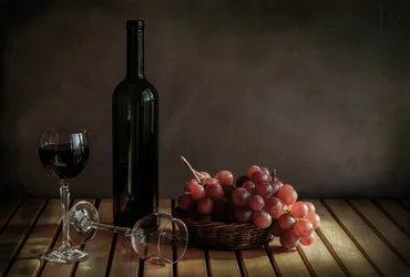 Vin et raisins rustiques