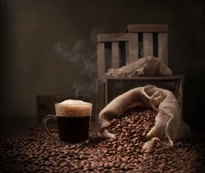 Nature morte au café chaud