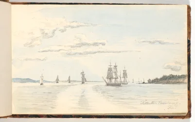 Paysage côtier avec bateaux