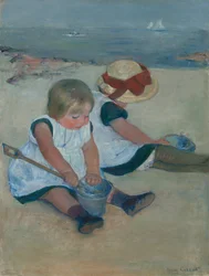 Enfants jouant sur la plage