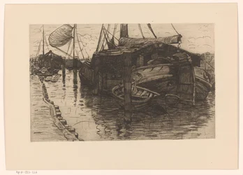 Bateaux amarrés dans un port