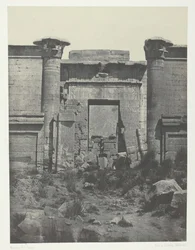 Médinet-Habou, Propylées du Thoutmoseum, Thèbes, 1849-51, imprimé en 1852