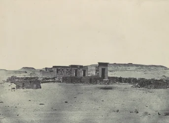 Nubie. Temple et village de Débôd. Parembole de l