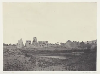 Palais de Karnak, Propylées du Sud; Thèbes