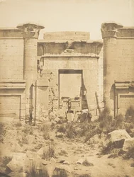Propylées du Thoutmoséum, à Médinet-habou Thèbes, 1849-50