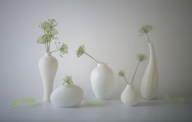 Nature morte aux vases blancs