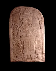 Art précolombien, civilisation maya, période classique tardive : stèle en pierre de Machaquila, Petén, Guatemala