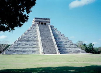 Civilisation précolombienne : vue du site de Chichen Itza