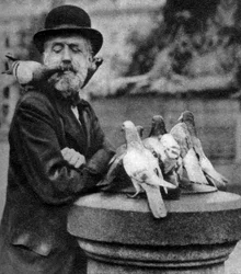 Pigeons de St Pauls avec un vagabond, Londres, 1926-1927