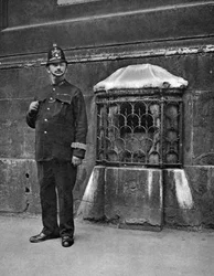 La Pierre de Londres dans le mur de St Swithins, Cannon Street, Londres, 1926-1927