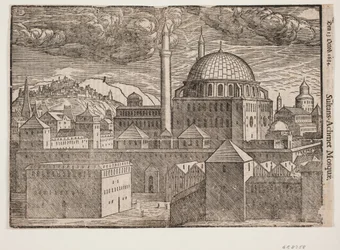 Mosquée non identifiée avec 2 minarets, vue du sud-est; à gauche, montagne avec ville fortifiée