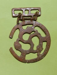 Décoration de ceinture trouvée à Saint-Denis, France
