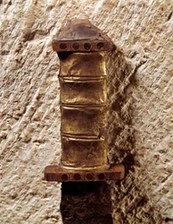 Art mérovingien : poignée de lance, VIe siècle. Gaule, Musée d