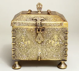 Coffret mésopotamien en laiton incrusté d