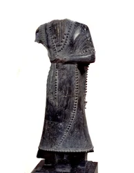 Mésopotamie : statuette acéphale en stéatite d