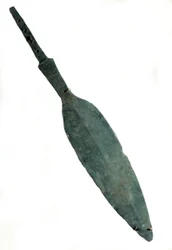 Mésopotamie : lance colossale inscrite au nom de « Lugal, roi de Kish ». Dynastie archaïque. 2600 av. J.-C. Du site web de Tello. Sun 0,13 x 0,85 m, Paris, musée du Louvre