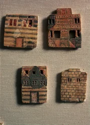 Art minoen : petites tuiles en céramique représentant des maisons minoennes. 1700-1600 av. J.-C. Héraklion, Musée archéologique de Crète