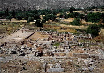 Civilisation minoenne : vue des ruines du palais de Zakros construit vers 1700-1650 av. J.-C. Crète