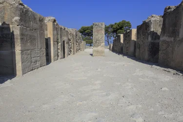 Site archéologique minoen de Phaistos. Les magasins ouest. Grand complexe des entrepôts du palais. Il se compose de l