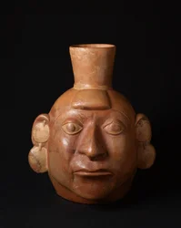 Vase à portrait, période intermédiaire précoce, vers 200-700 (céramique)