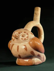 Art précolombien, culture Mochica : vase en terre cuite en forme de hibou - 100 av. J.-C.-800 apr. J.-C. - Lima, Musée national d