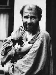 Gustav Klimt avec un chat, 1911