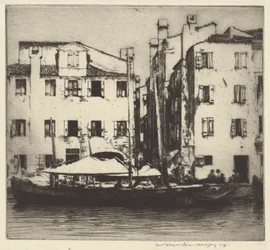 Bateaux sur un canal, île vénitienne